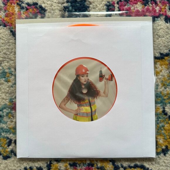 Chappell Roan – The Giver 7” Neon Orange Vinyl 2025 Like New - Picture 8 of 8